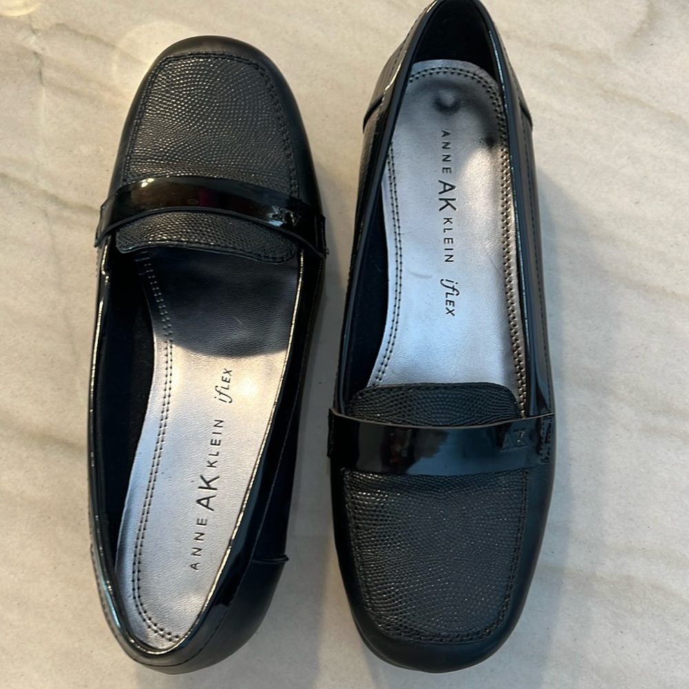 Black flat by Anne Klein iFlex.